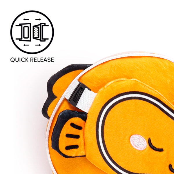 CUSH353_005 Relaxeazzz Travel Pillow & Eye Mask - Finley the Clown Fish