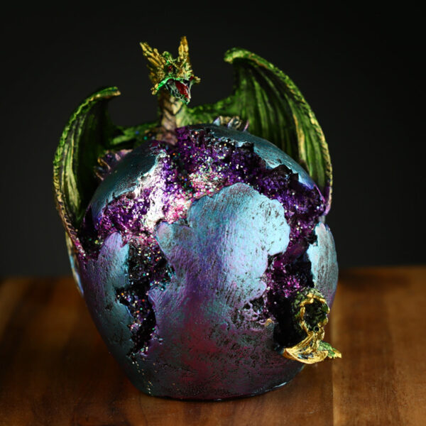 DRG501_005 Geode Egg LED Dark Legends Dragon Figurine