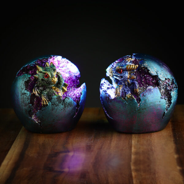 DRG504_001 Geode Hatching Egg LED Baby Dragon Figurine