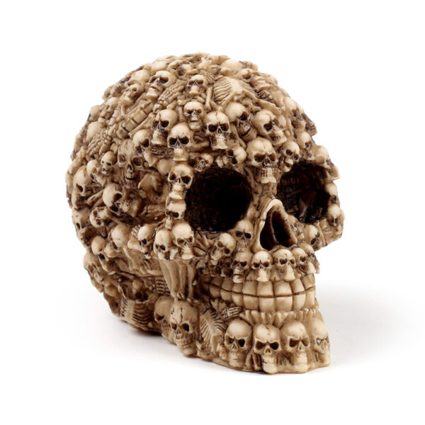 SK144_001 Fantasy Multiple Skulls Ornament