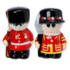 LON53_001 Novelty Beefeater and Guardsman Salt and Pepper Set