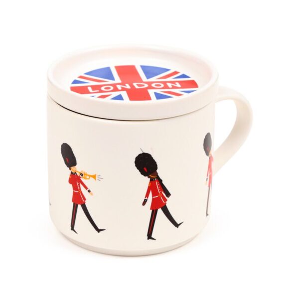 MUGC41_001_1755695216 Porcelain Mug & Coaster Lid Set - London Souvenir London Guardsman